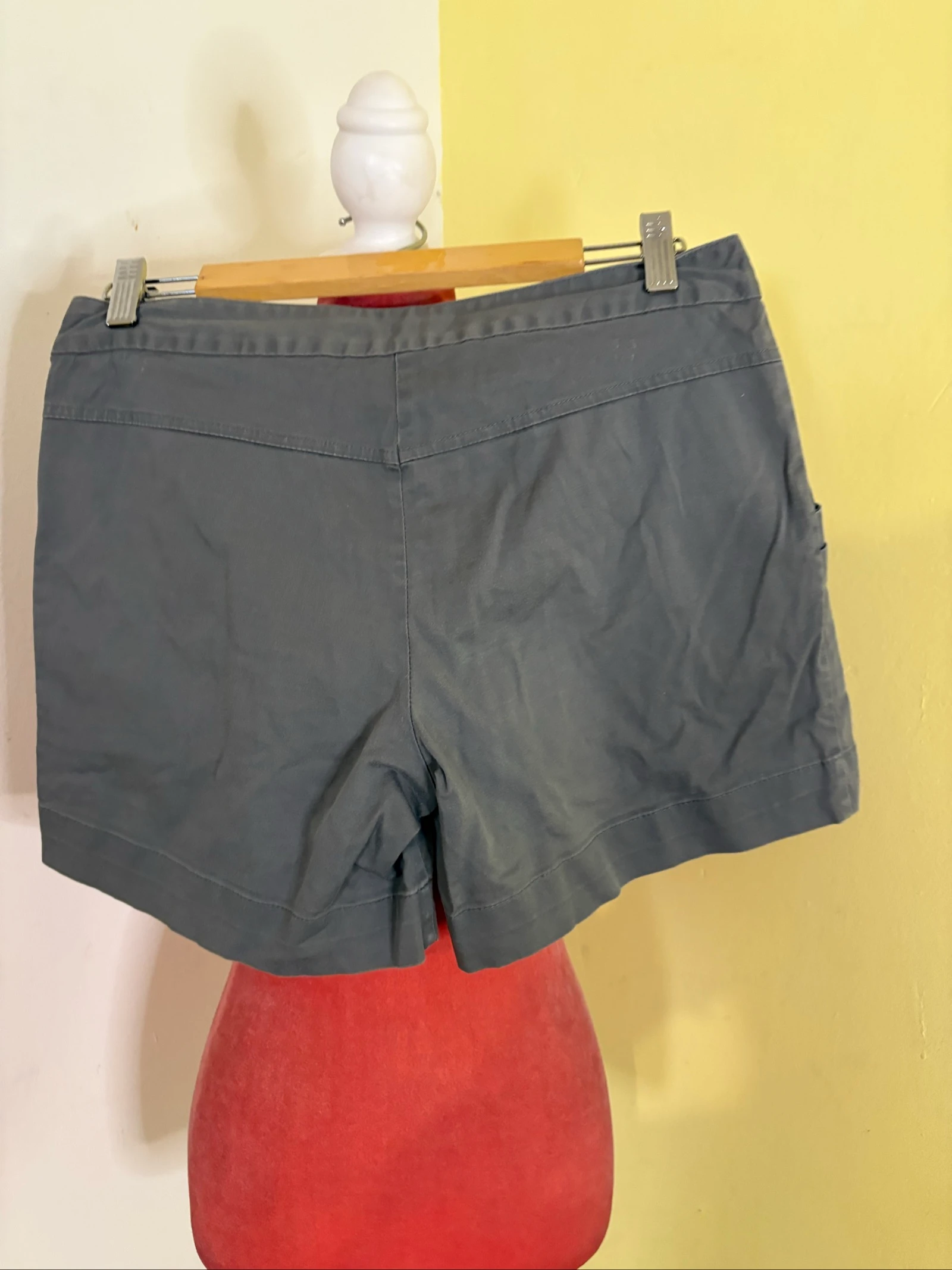 Short féminin décontracté avec poches – photo 4
